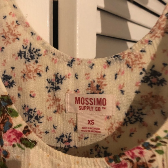 High low tank top with a strapped  back - Picture 3 of 3